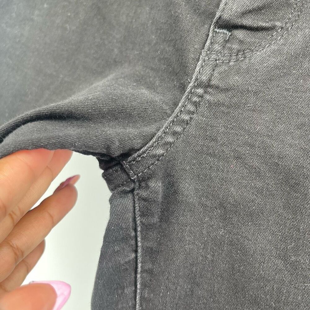 Levi’s 314 Shaping Straight Black Women’s Jeans Mid Rise Tummy Control 30x32 - Picture 5 of 15